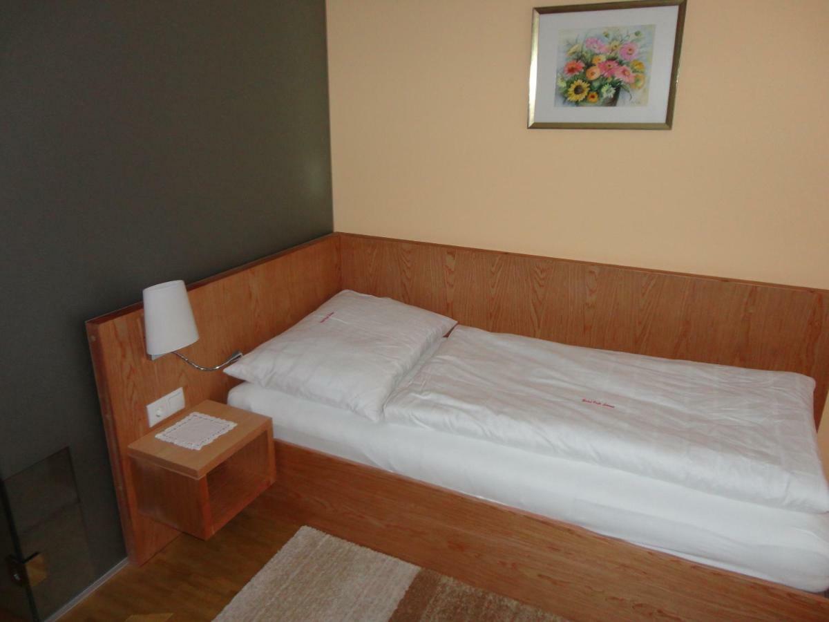 Hotel Cafe Lorenz Гоенемс Екстер'єр фото